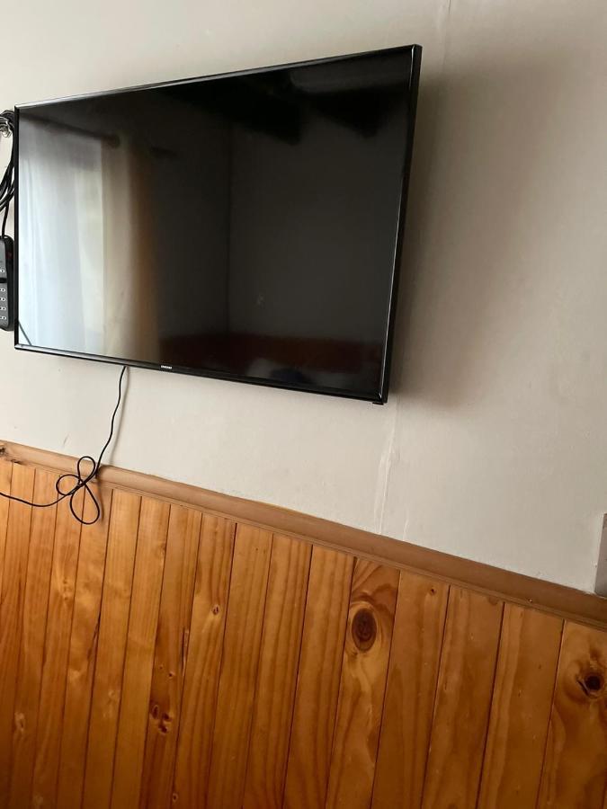 Profe Nelson Hostel Puerto Cisnes Kültér fotó