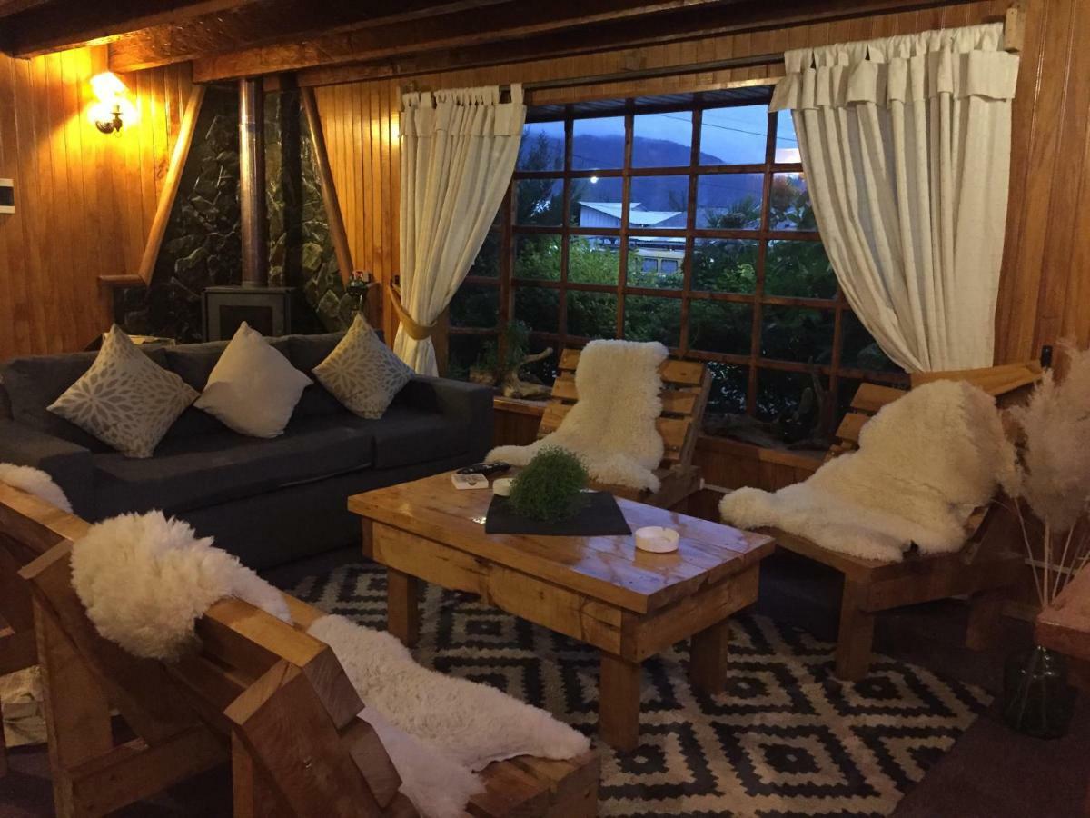 Profe Nelson Hostel Puerto Cisnes Kültér fotó