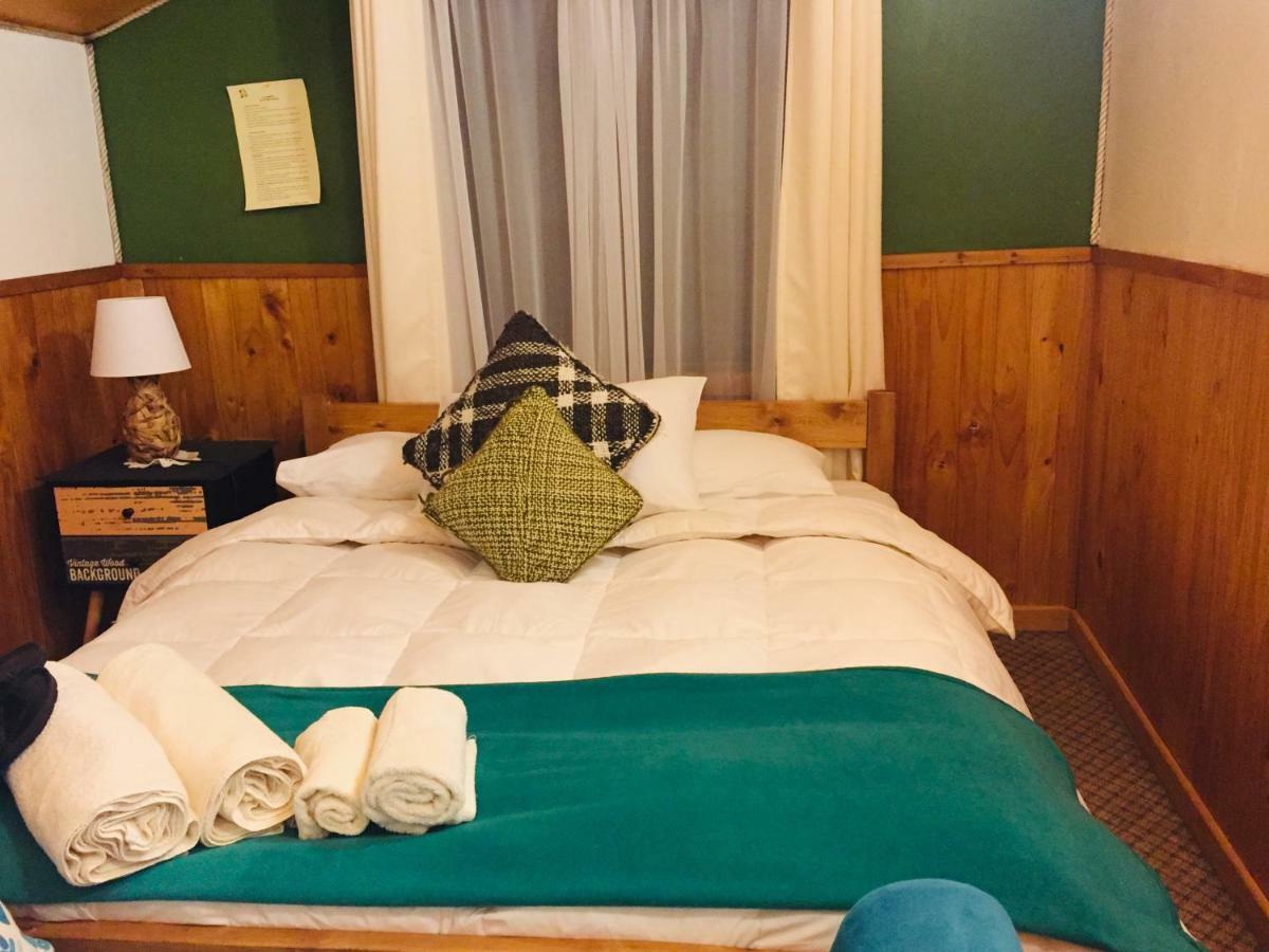 Profe Nelson Hostel Puerto Cisnes Kültér fotó